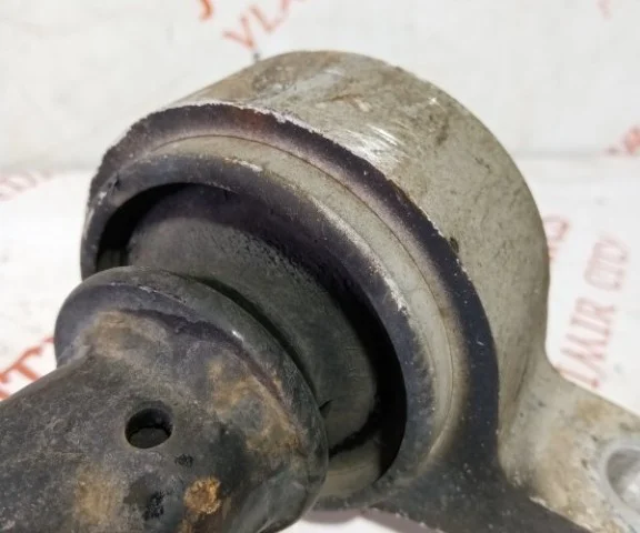 Рычаг передний правый нижний для Nissan Murano Z50 2002-2009 на фотографиях