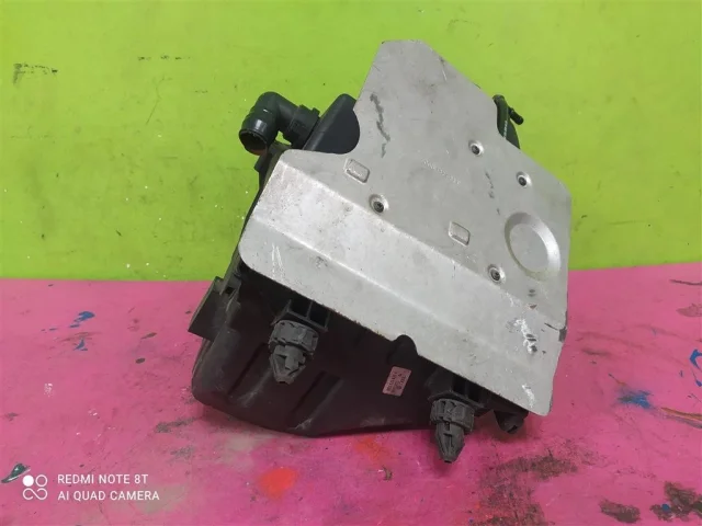 Корпус воздушного фильтра для Audi A4 B6 Avant 2000-2004 на фотографиях