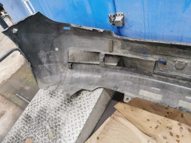 Бампер передний для Toyota Land Cruiser 200 (JDM) 2007-2013 на фотографиях