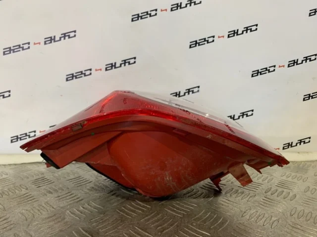 Фары для Volkswagen Passat Variant (B6, Typ 3C) 2004-2010 на фотографиях