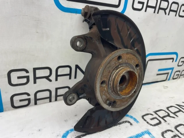 Кулак поворотный левый для Mercedes-Benz Vito W639 Vito Фургон 2003-2013 на фотографиях