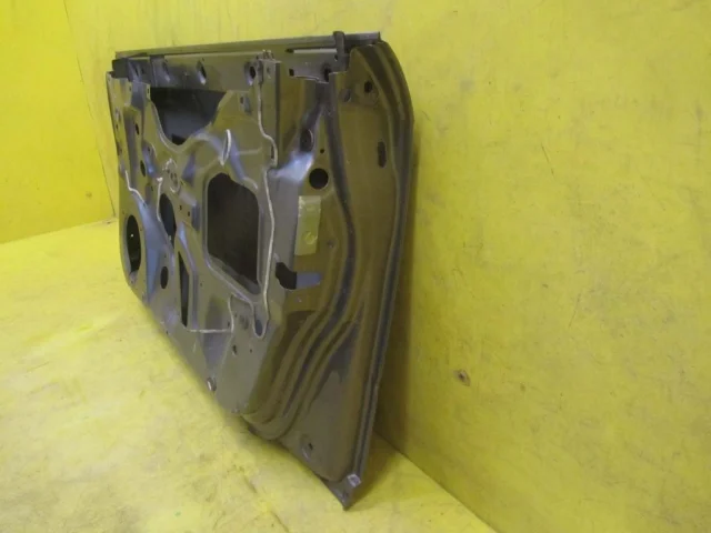 Двери для Audi A4 B7 Avant 2004-2008 на фотографиях