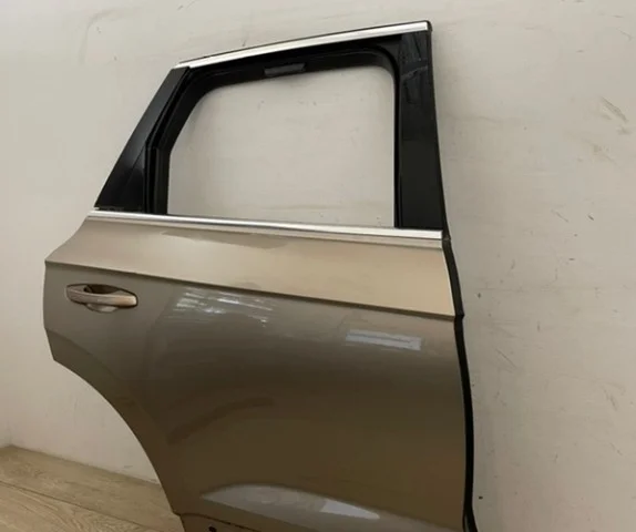 Дверь задняя правая для Volkswagen Touareg III (CR) 2018+ на фотографиях