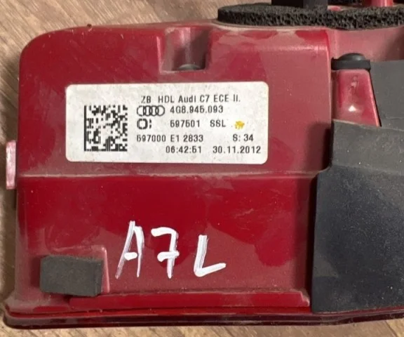 Фонарь внутренний левый для Audi A7 4G 2010-2014 на фотографиях