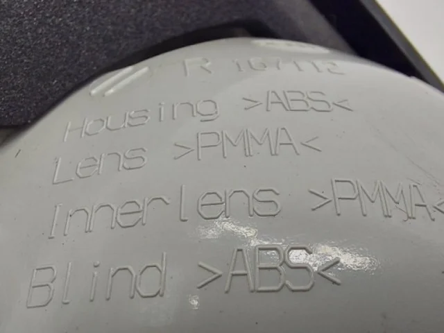 Фонарь внутренний правый для Ford Kuga CBV 2008-2013 на фотографиях