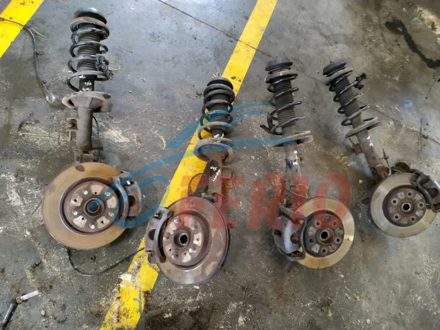 Кулак поворотный левый для Suzuki SX4 2006-2009 на фотографиях