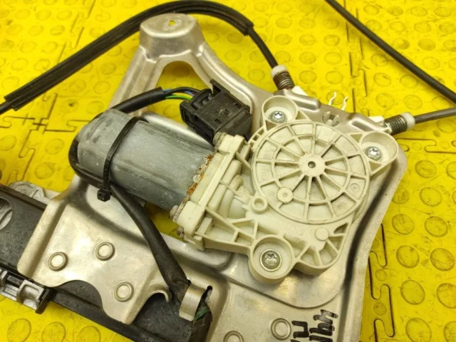 Мотор стеклоподъемника передний левый для Mercedes-Benz S class W220 1998-2005 на фотографиях