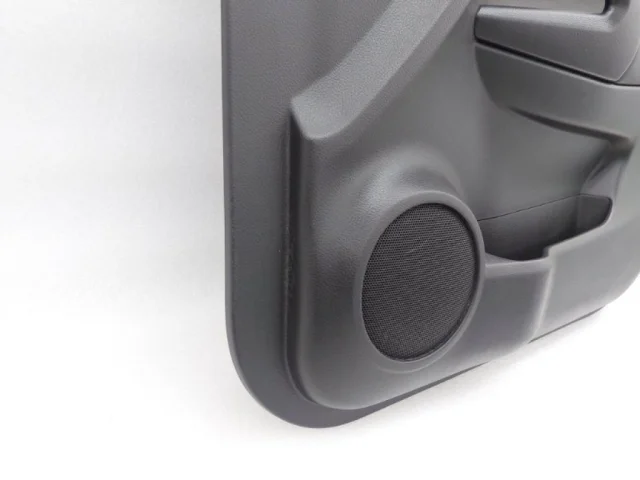 Уплотнитель передней правой двери для Nissan X-Trail T32 JDM 2013-2022 на фотографиях