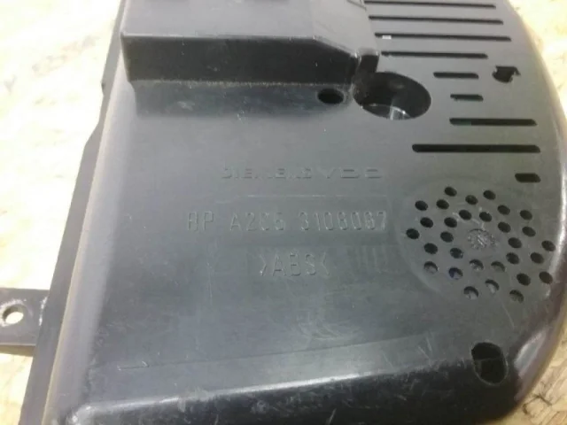 Приборная панель для Volkswagen Passat Variant (B6, Typ 3C) 2004-2010 на фотографиях