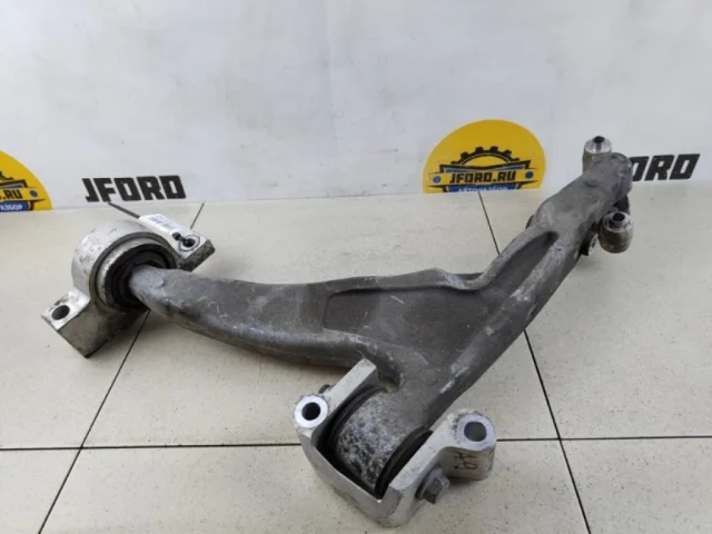 Качающийся рычаг правый для Volvo XC90 II L 2014-2019 на фотографиях