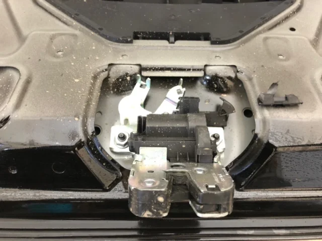 Крышка багажника для Audi A4 B9 2015+ на фотографиях