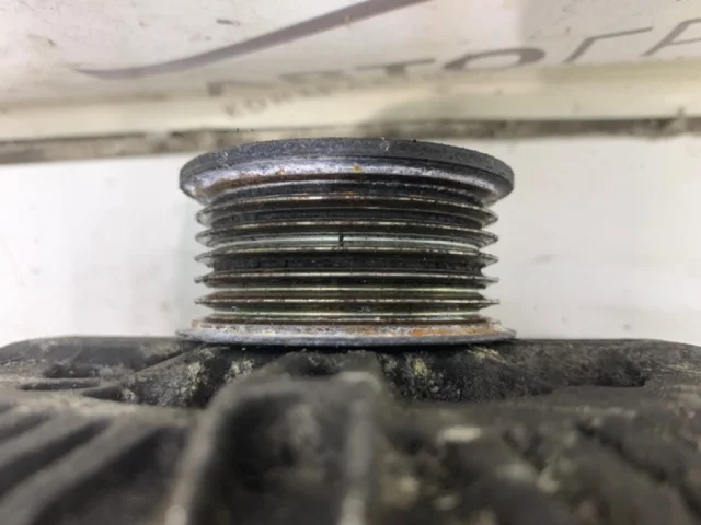 Поводок лобового стеклоочистителя правый для Renault Scenic JM 2003-2006 на фотографиях