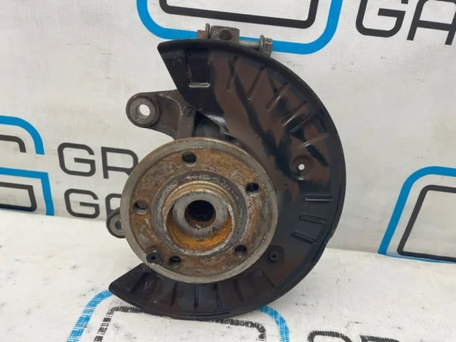 Кулак поворотный левый для Mercedes-Benz Vito W639 Vito Фургон 2003-2013 на фотографиях