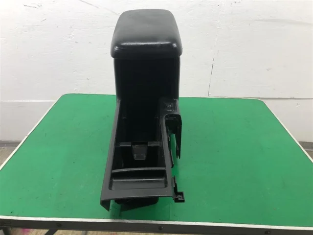 Крышка подлокотника для Subaru Forester SH 2008-2012 на фотографиях