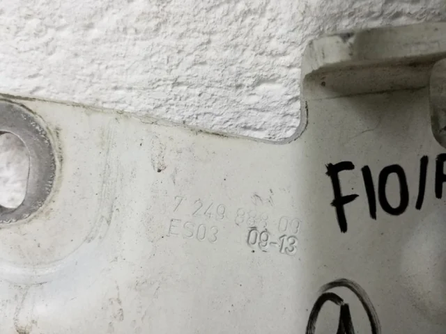 Петля капота левая для BMW 5er Ф10 Rest. 2014-2017 на фотографиях