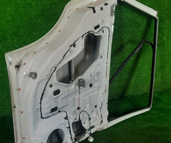 Двери для Subaru Legacy Универсал BR/B14 2009-2015 на фотографиях