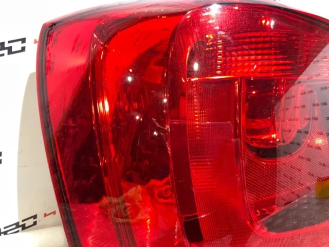 Фонарь левый для Volkswagen Polo V (6R) 2009-2014 на фотографиях