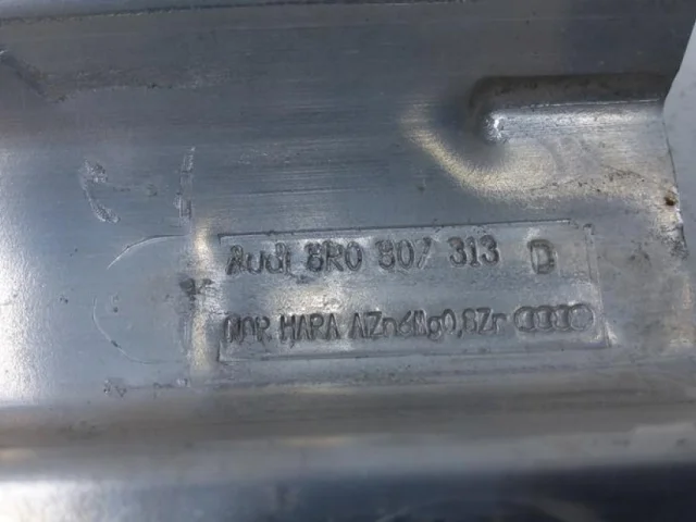 Усилитель переднего бампера для Porsche Macan 95B 2014-2023 на фотографиях