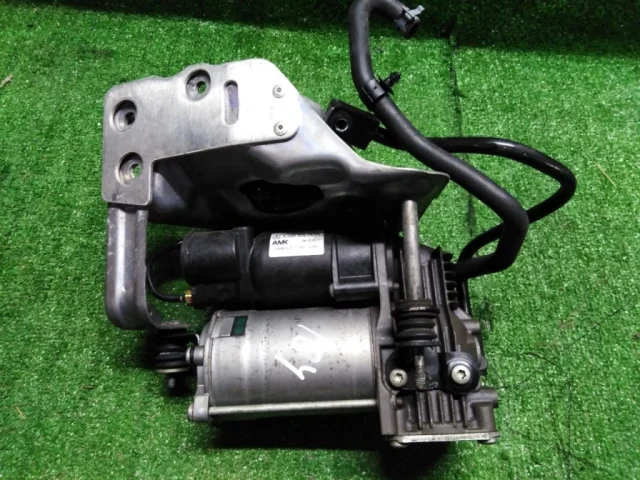 Компрессор пневмоподвески задний для Mercedes-Benz S class W222 2013-2017 на фотографиях