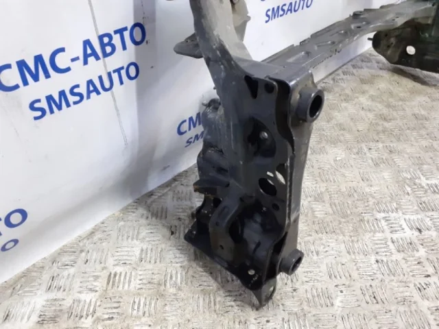 Подрамник двигателя для Audi A7 4G 2010-2014 на фотографиях