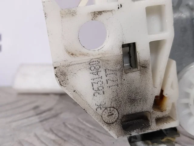 Стеклоподъемник задний правый для Citroen C4 Седан 2010-2016 на фотографиях