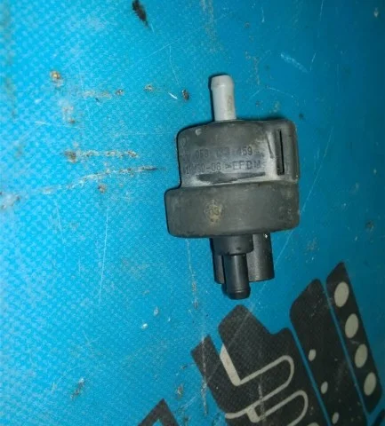 Электромагнитный клапан АКПП для Volkswagen Golf V (1K1) 2003-2008 на фотографиях