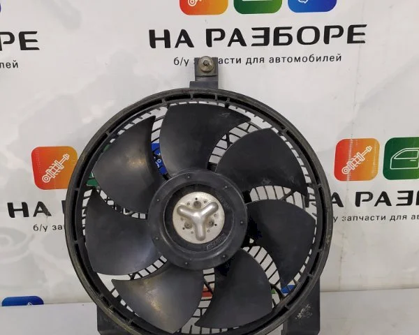 Вентилятор радиатора кондиционера для Toyota Land Cruiser 200 2007-2015 на фотографиях