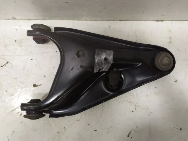 Рычаг передний левый нижний для Nissan Almera G15 2012-2019 на фотографиях