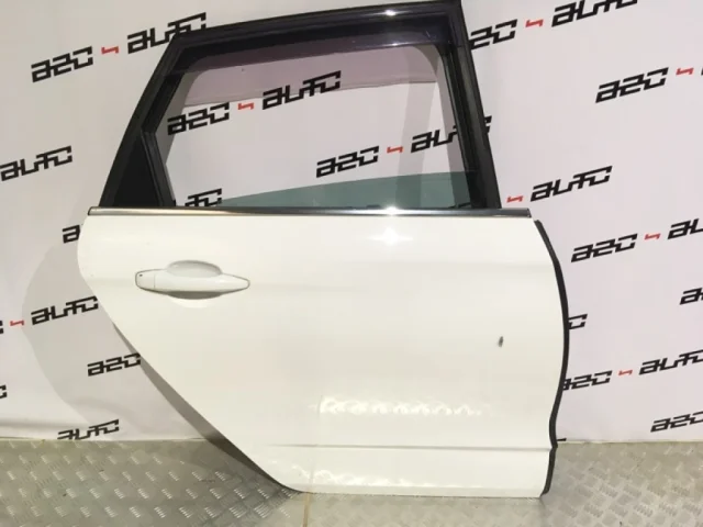 Дверь передняя правая для Citroen C4 Хэтчбек 2010-2016 на фотографиях