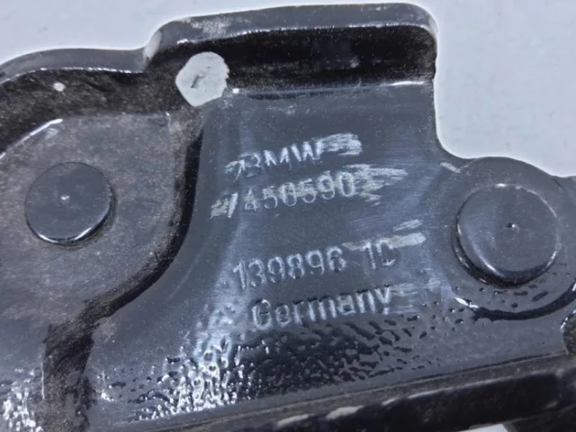 Петля капота левая для BMW 3er G20 2018+ на фотографиях