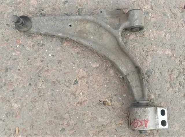 Рычаг передний левый нижний для Opel Astra J Хэтчбек 2009-2017 на фотографиях