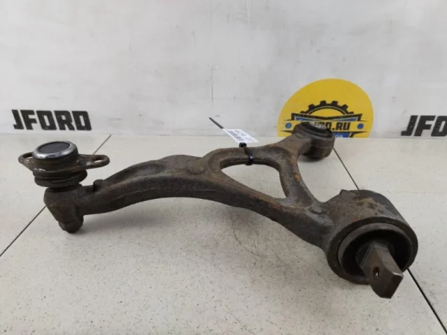 Рычаг передний правый нижний для Volvo XC90 I C 2002-2014 на фотографиях