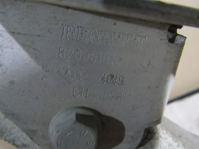 Усилитель заднего бампера для Renault Scenic JM rest 2006-2009 на фотографиях