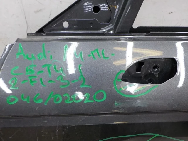 Дверь передняя левая для Audi A4 B9 2015+ на фотографиях