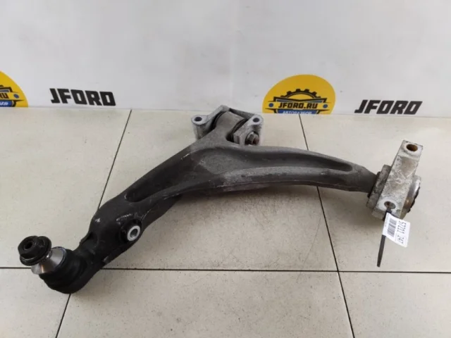 Рычаг передний правый нижний для Volvo XC90 II L 2014-2019 на фотографиях