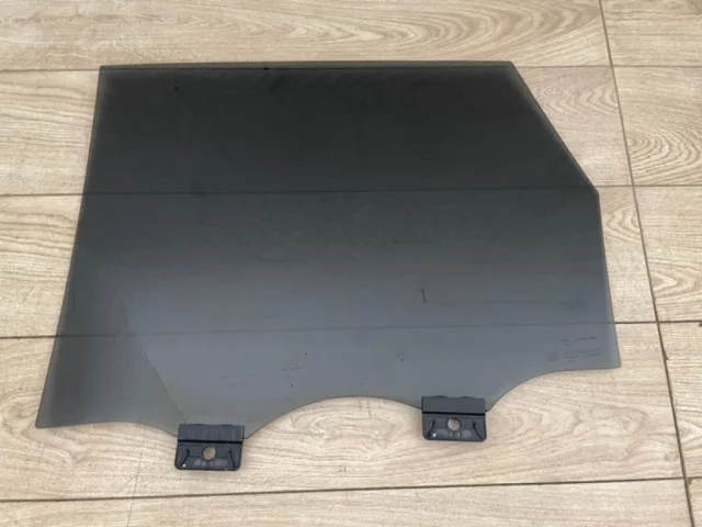 Стекло двери заднее правое для Volkswagen Touareg III (CR) 2018+ на фотографиях