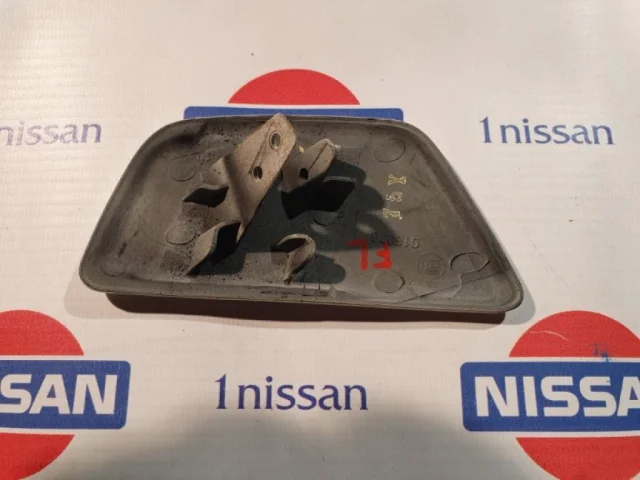 Крышка форсунки фароомывателя левая для Nissan X-Trail T32 RU 2015-2022 на фотографиях