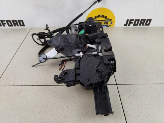 Замок передней левой двери для Ford Kuga CBV 2008-2013 на фотографиях