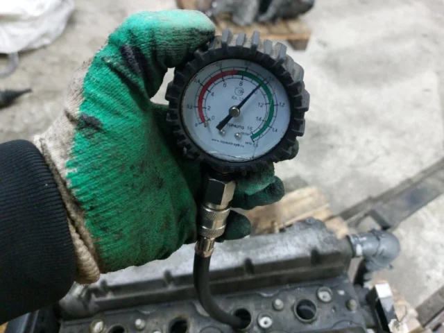 Двигатель без навесного для Opel Astra G TwinTop 1998-2005 на фотографиях