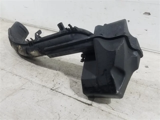 Воздухозаборник для Ford Galaxy CD340 2006-2015 на фотографиях