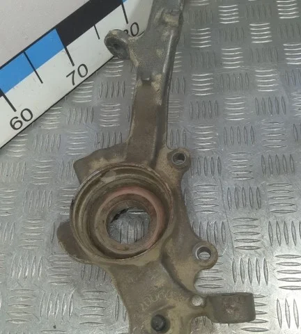 Кулак поворотный правый для Mercedes-Benz S class W220 1998-2005 на фотографиях