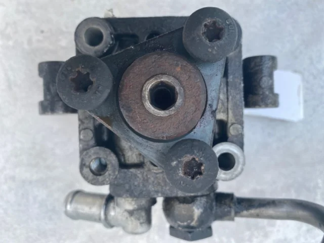 Насос ГУР для BMW 1er Е81 2007-2012 на фотографиях