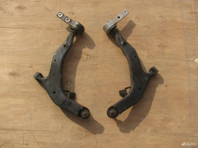 Рычаг передний правый нижний для Nissan Murano Z50 2002-2009 на фотографиях