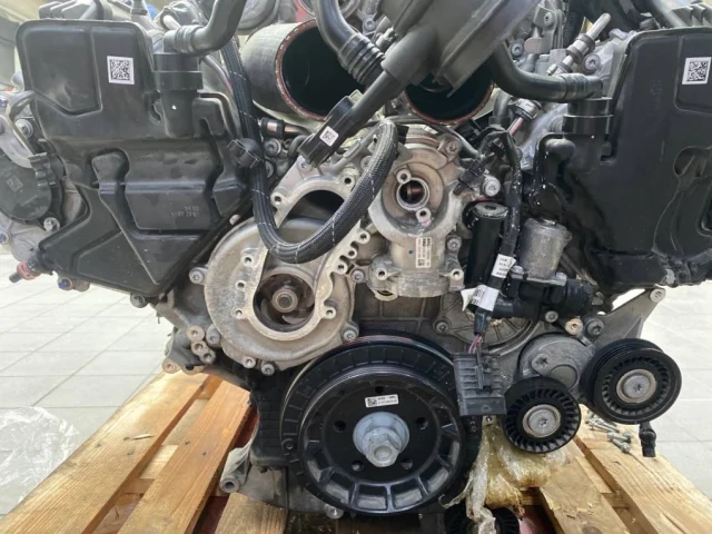 Двигатель без навесного для Mercedes-Benz C class C205 2014-2020 на фотографиях