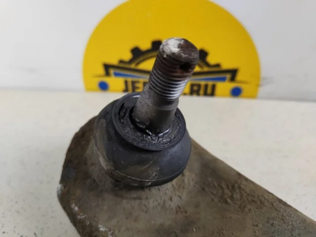 Рычаг передний правый нижний для Suzuki Grand Vitara 2005-2014 на фотографиях