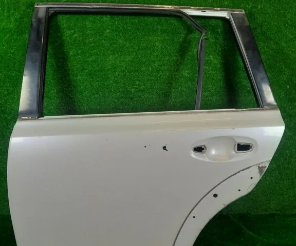 Двери для Subaru Legacy Универсал BR/B14 2009-2015 на фотографиях