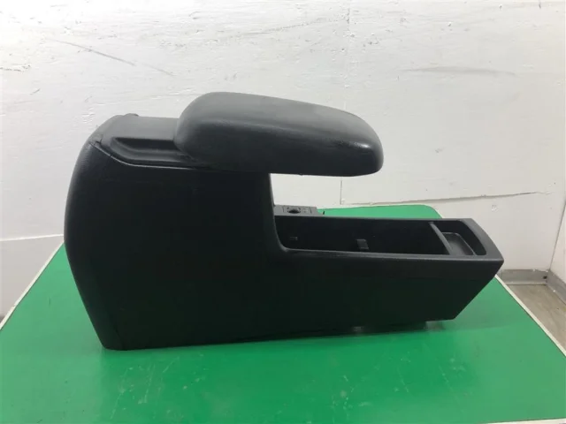 Крышка подлокотника для Subaru Forester SH 2008-2012 на фотографиях