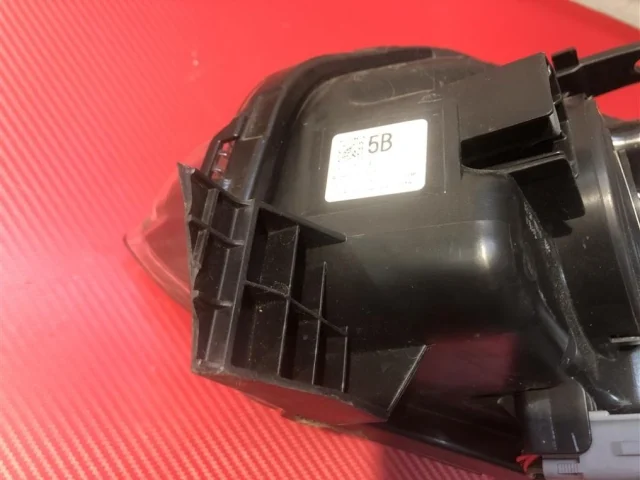 Фара правая для Subaru XV GT/G24 2017+ на фотографиях