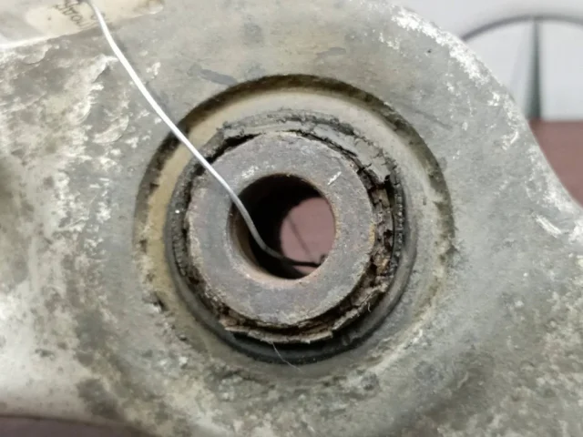 Рычаг передний левый верхний для BMW 5er Ф10 2010-2013 на фотографиях