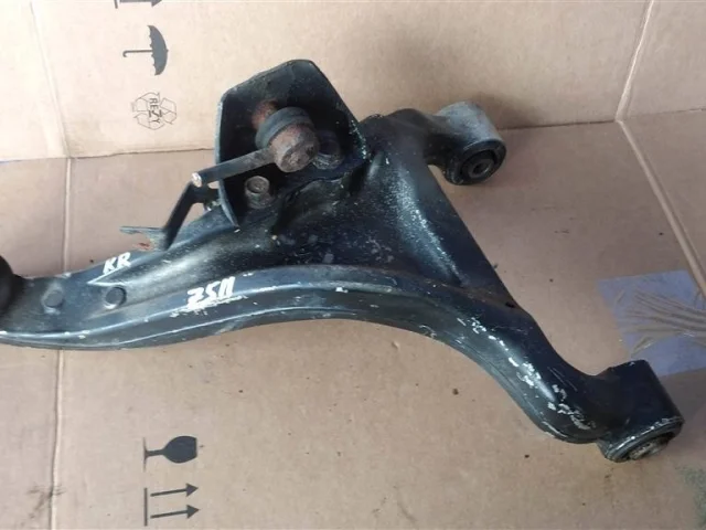 Рычаг задний левый нижний для Nissan Murano Z51 2007-2015 на фотографиях